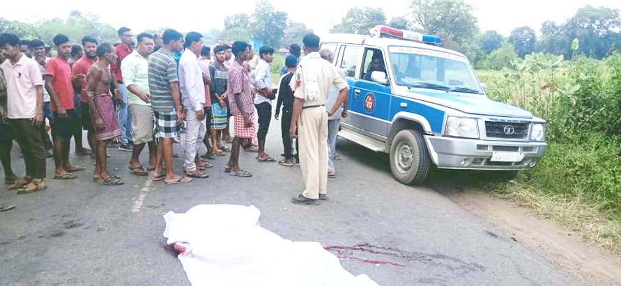 बाईक-पिकअप में भिड़ंत, एक मौत, 2 गंभीर ग्रामीणों का चक्काजाम, समझाईश पर माने बाईक-पिकअप में भिड़ंत, एक मौत, 2 गंभीर ग्रामीणों का चक्काजाम, समझाईश पर माने
