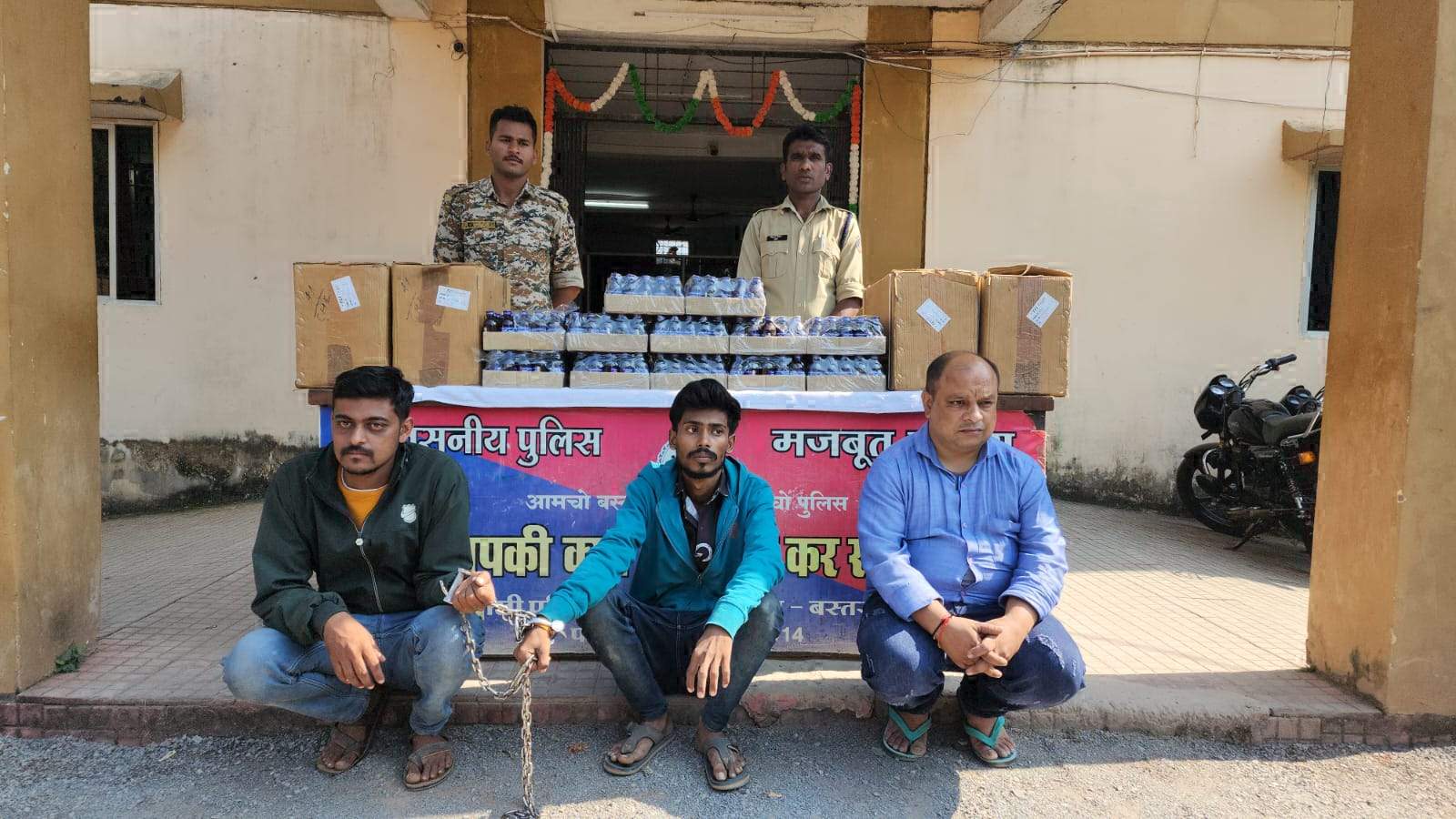 कार से नशीली सिरप जब्त, 3 गिरफ्तार