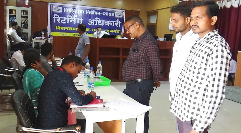 5 प्रत्याशियों ने खरीदे नामांकन, 5 ने किया दाखिल 