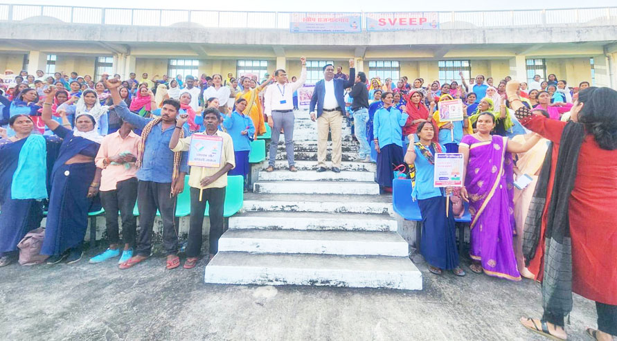 जागरूकता अभियान: अफसर-कर्मचारी और स्वच्छता दीदियों ने ली शपथ जागरूकता अभियान: अफसर-कर्मचारी और स्वच्छता दीदियों ने ली शपथ