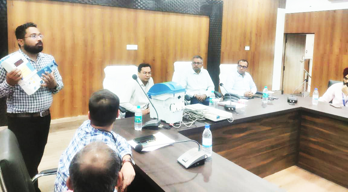 डाकमत पत्र के माध्यम से  मतदान कराने प्रशिक्षण