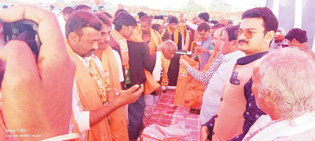 200 लोगों का भाजपा प्रवेश