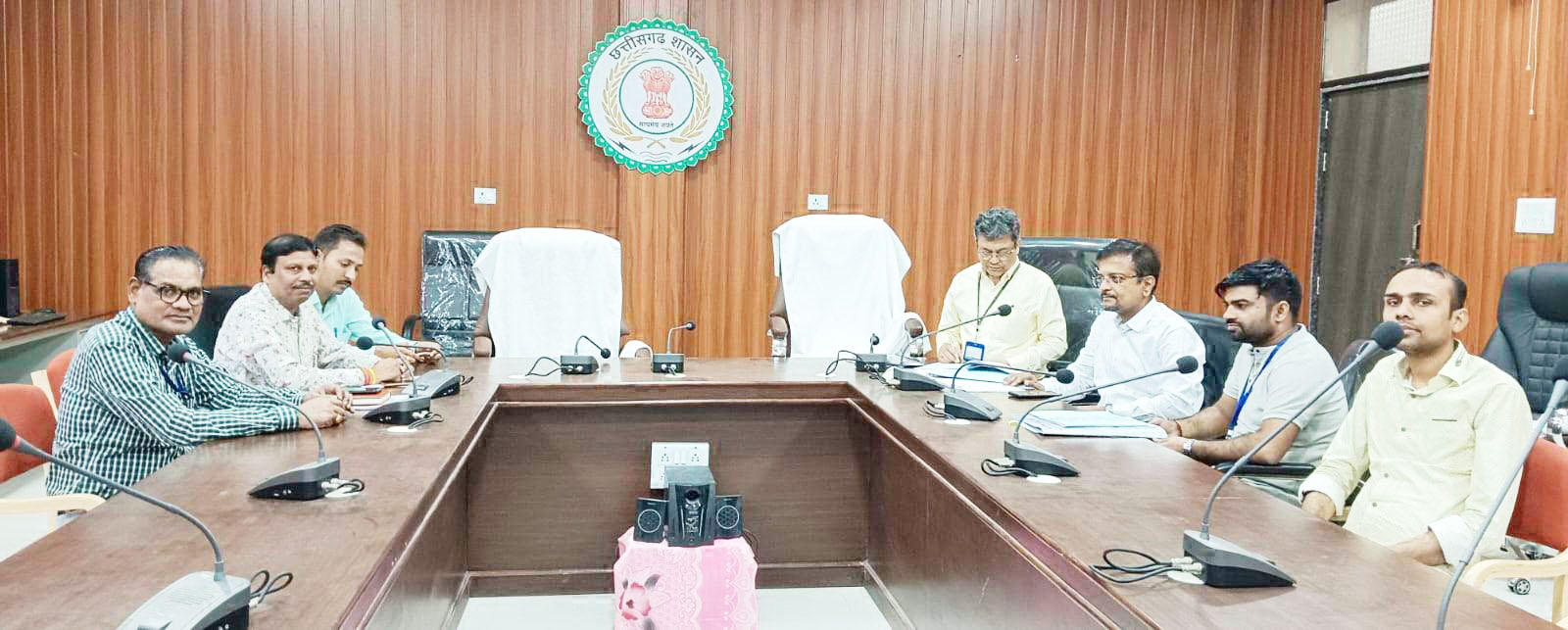 प्रेक्षक  ने प्रत्याशियों की  व्यय लेखा रजिस्टर जांची