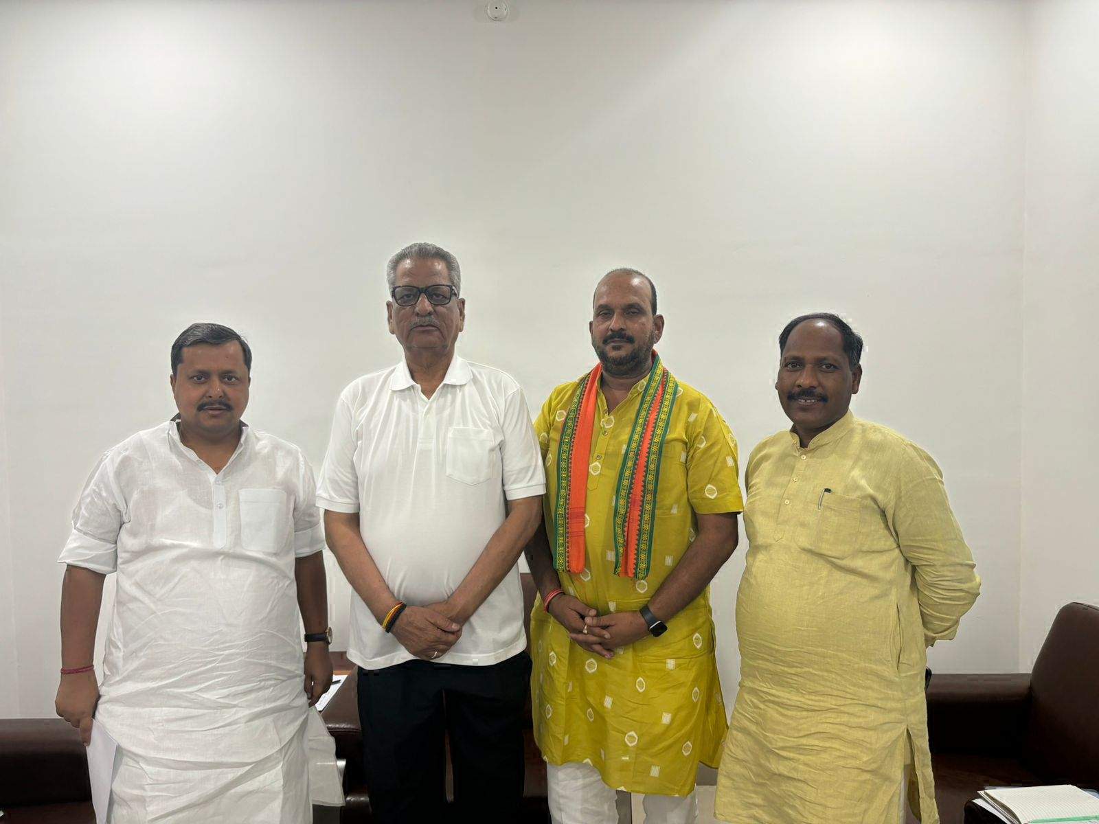 प्रभारी माथुर को संगठन की गतिविधियों की दी जानकारी 