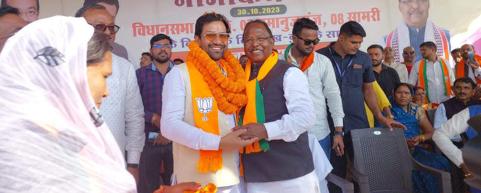 रामविचार नेताम -उद्देश्वरी पैकरा के नामांकन  में शामिल हुए भोजपुरी स्टार निरहुआ