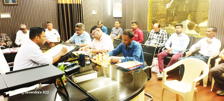 आयुक्त ने की राजस्व वसूली की समीक्षा आयुक्त ने की राजस्व वसूली की समीक्षा