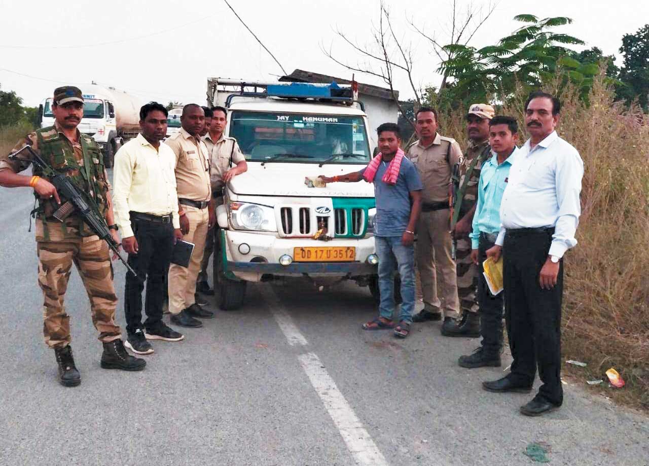 एक लाख नगद जब्त