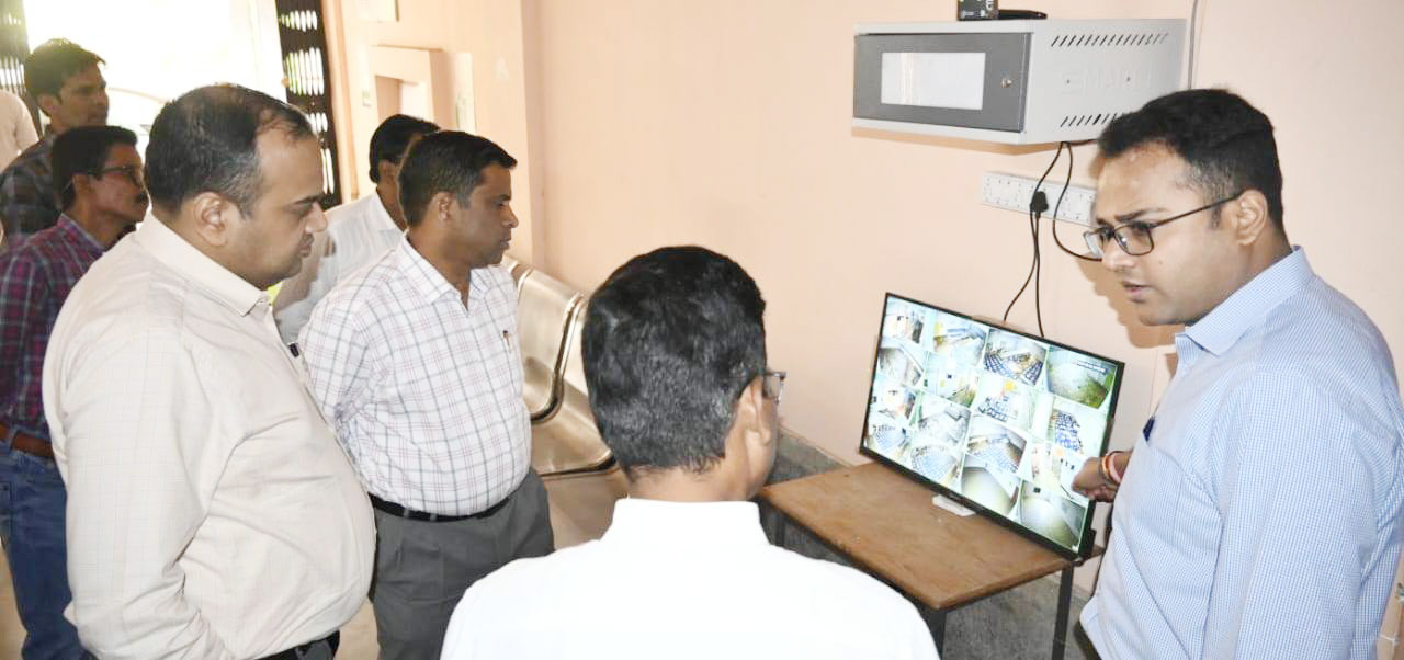 प्रेक्षकों ने स्ट्रांग रूम और मतगणना स्थल का किया निरीक्षण