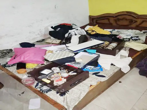 घर से लाखों के गहने-नगदी चोरी घर से लाखों के गहने-नगदी चोरी