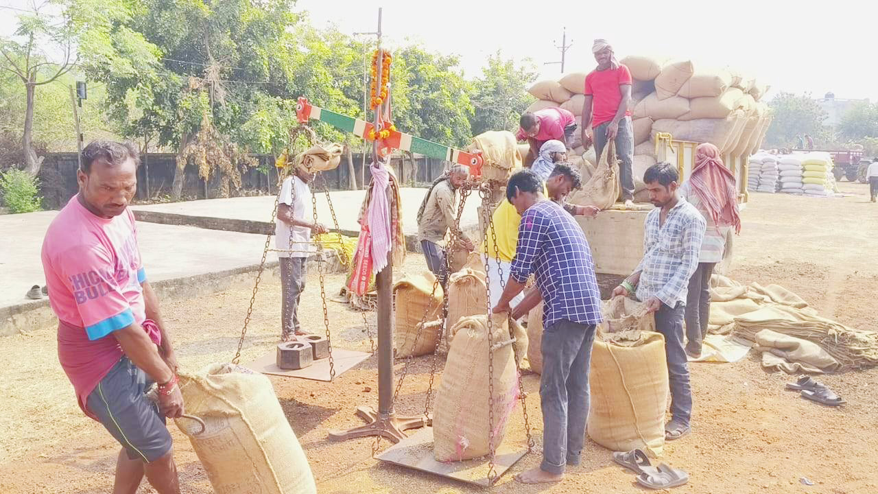 64 लाख टन का लक्ष्य लेकर आज से धान खरीदी शुरू