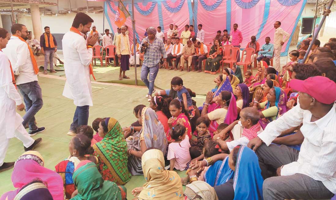 वनांचल क्षेत्र पहुँचे विक्रांत, जनसंपर्क