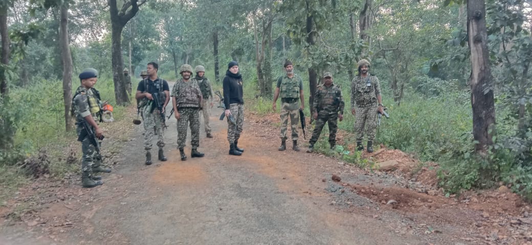 कांशीबाहरा-लच्छनाझिरिया मार्ग से मिला 11 किलो का टिफिन बम कांशीबाहरा-लच्छनाझिरिया मार्ग से मिला 11 किलो का टिफिन बम