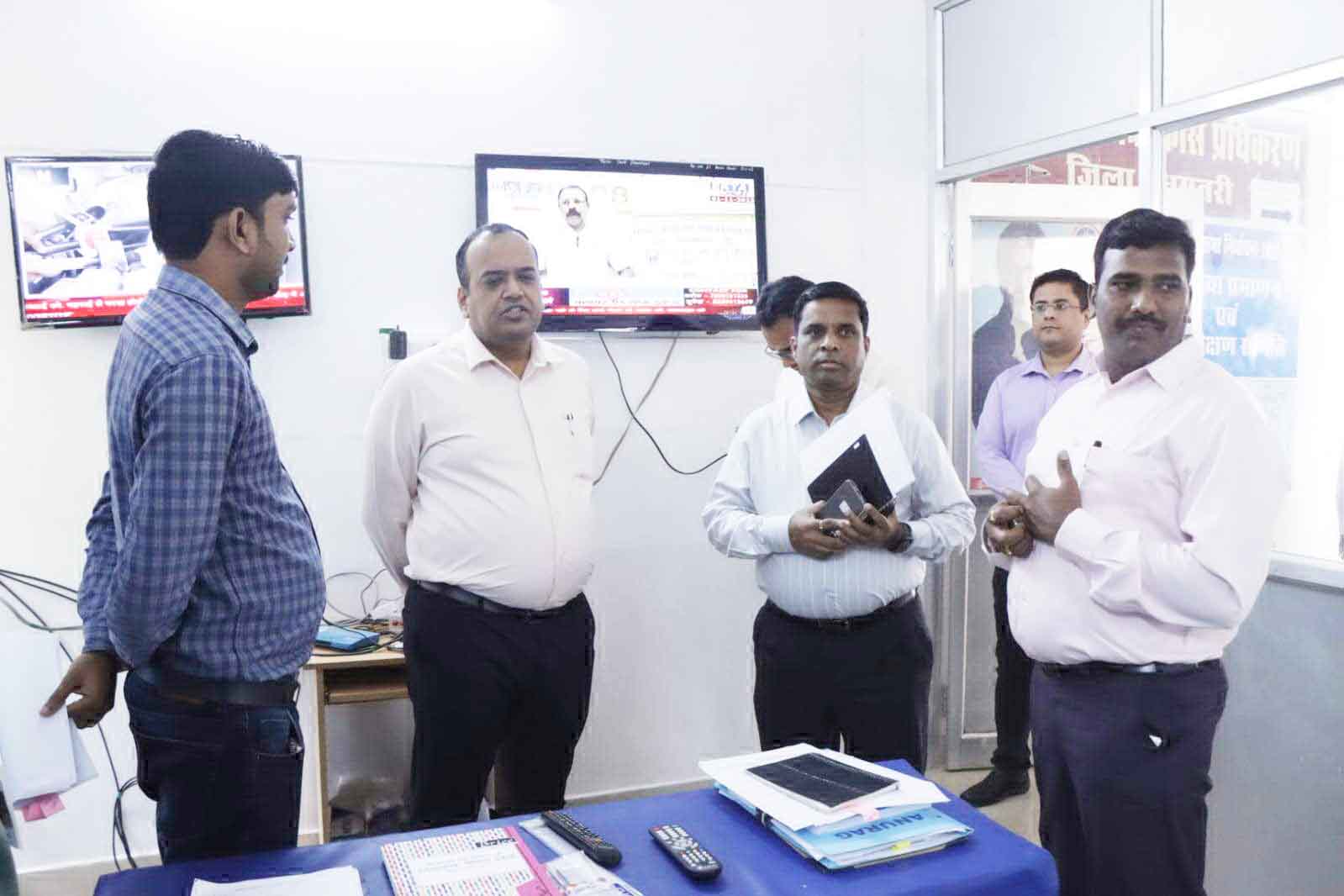 प्रेक्षकों ने व्यय लेखा दलों के कार्यों का किया अवलोकन