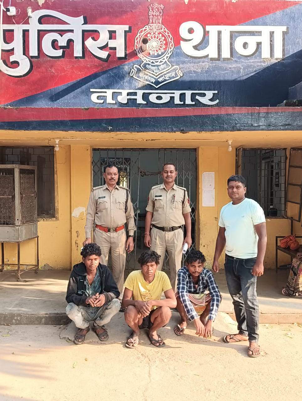 लंबे समय से फरार 3 स्थायी वारंटी गिरफ्तार लंबे समय से फरार 3 स्थायी वारंटी गिरफ्तार