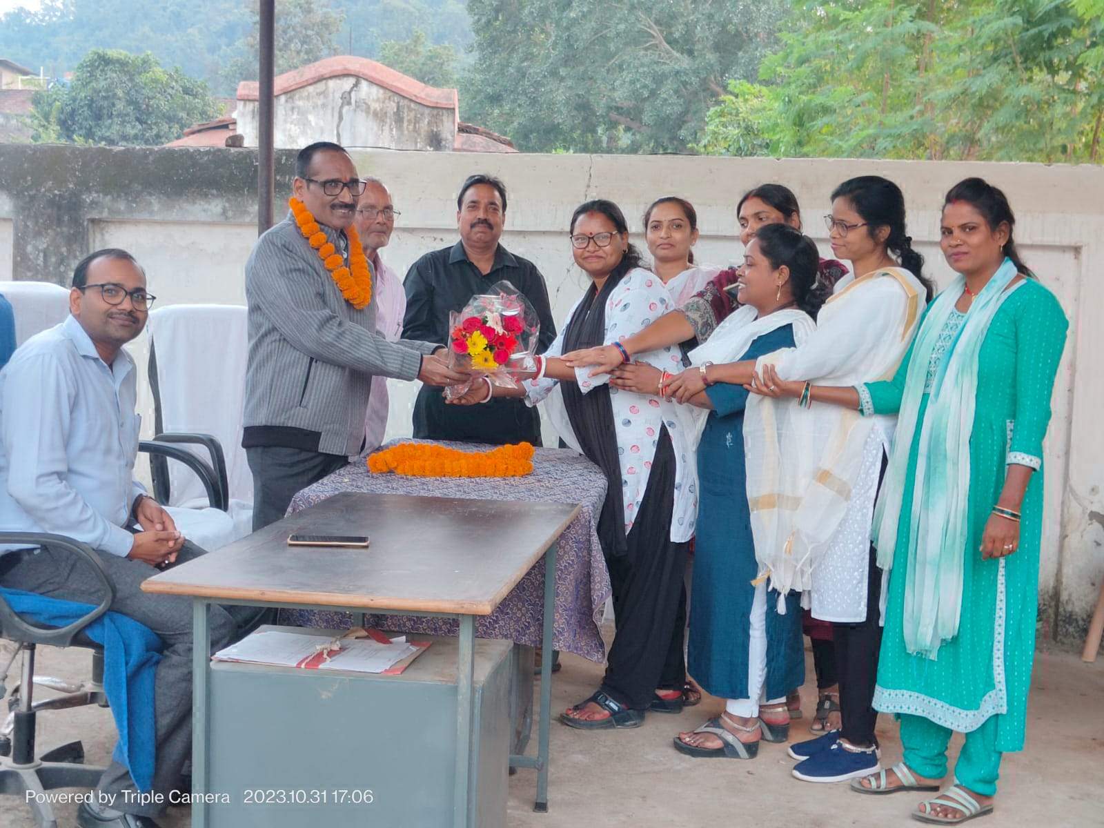 सेवानिवृत्ति पर दी विदाई