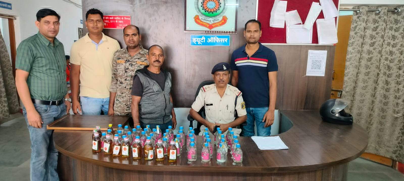 छापा, देशी व अंग्रेजी शराब जब्त छापा, देशी व अंग्रेजी शराब जब्त