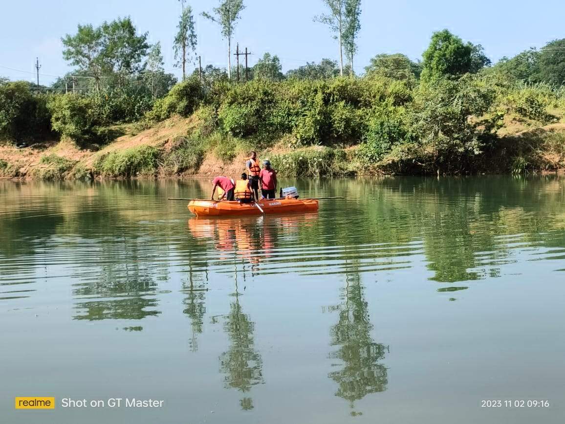 भैंस को नदी पार कराते ग्रामीण डूबा, मौत