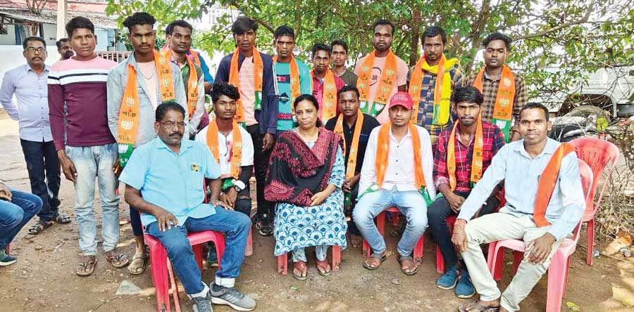 लता उसेंडी का जनसम्पर्क, ग्रामीण कर रहे भाजपा में प्रवेश