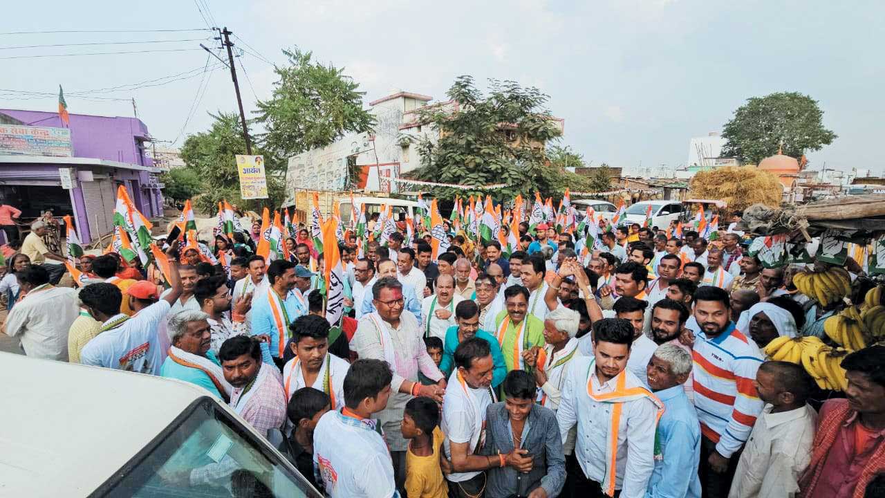 शैलेष ने जनसम्पर्क कर मांगा आशीर्वाद