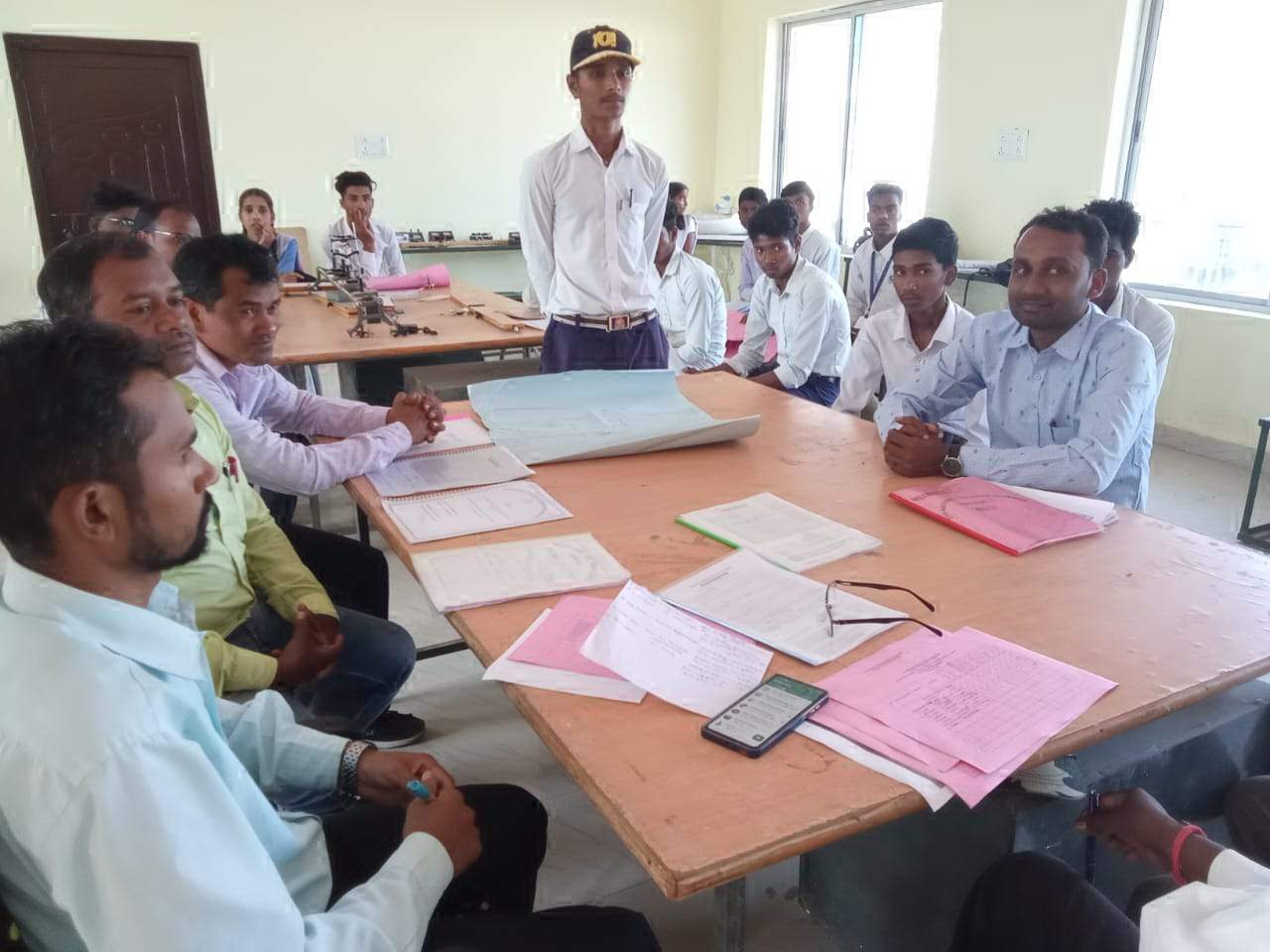 चुनावकर्मी, बुजुर्ग एवं दिव्यांग मतदाता 8 से 10  तक डाक मतपत्र के माध्यम से करेंगे मतदान