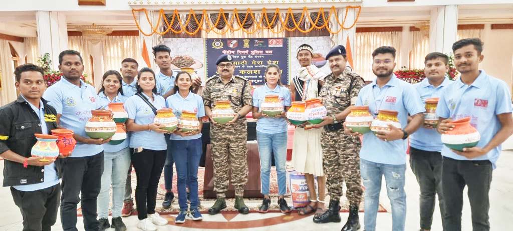 मेरी माटी मेरा देश: अर्जुनी की मिट्टी राजभवन तक पहुंचाया