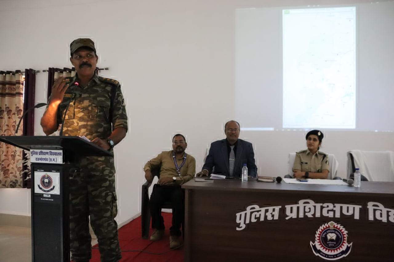 निष्पक्ष व शांतिपूर्ण मतदान कराने पैरामिलिट्री फोर्स ने लिया प्रशिक्षण