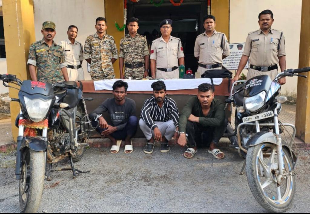 रेकी कर करते थे चोरी, नाबालिग समेत 4 गिरफ्तार