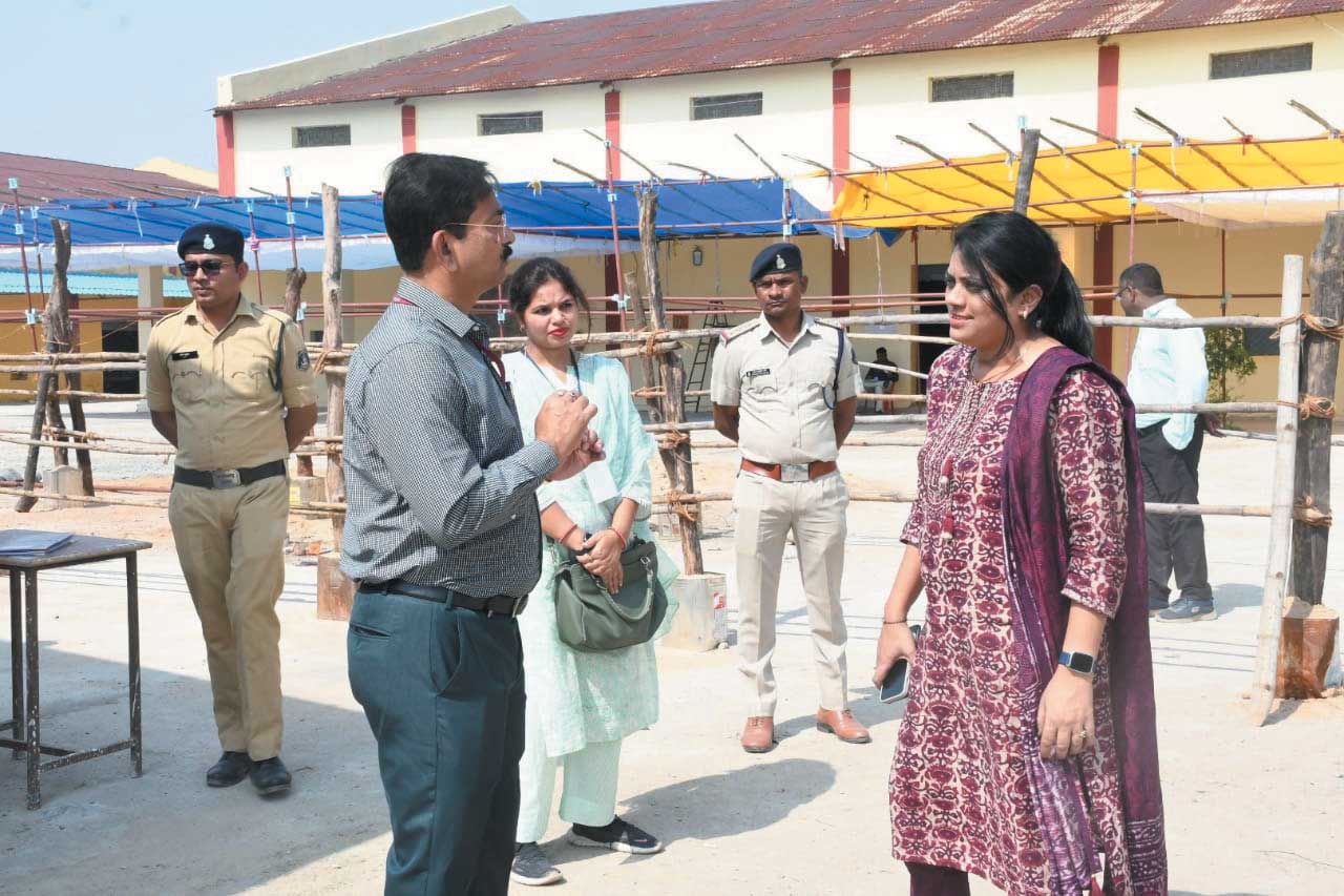 जनरल आब्जर्वर राय ने कमिशनिंग और स्ट्रांग रूम का अवलोकन किया