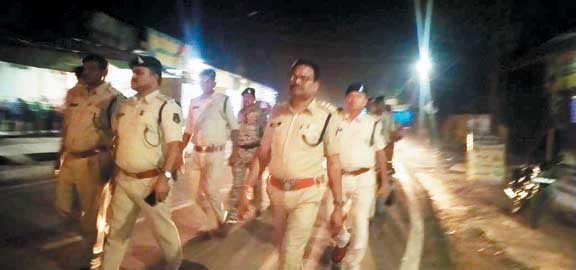 भटगांव में पुलिस का फ्लैग मार्च