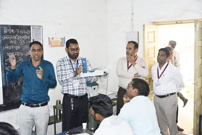 सामान्य प्रेक्षकों ने मतदान दलों के प्रशिक्षण का किया अवलोकन