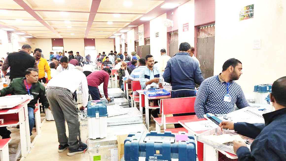 कुनकुरी विस की ईवीएम और वीवीपैट मशीनों की कमिशनिंग 