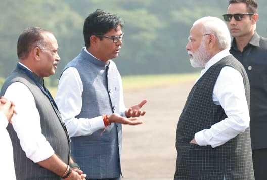 पीएम मोदी ने ओपी से ली रायगढ़ सीट की जानकारी पीएम मोदी ने ओपी से ली रायगढ़ सीट की जानकारी