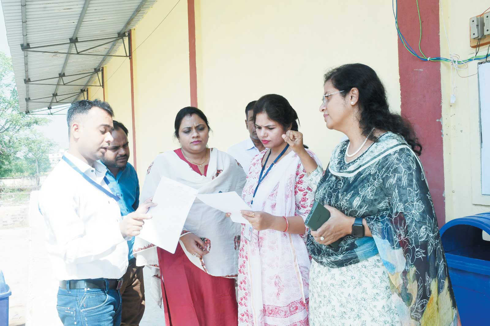 कलेक्टर ने किया कमिशनिंग कार्यों का निरीक्षण