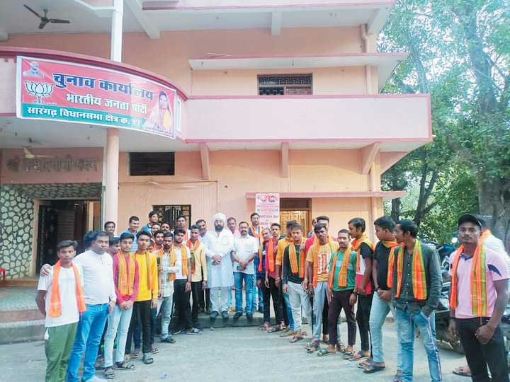 युवकों ने ली भाजपा की सदस्यता