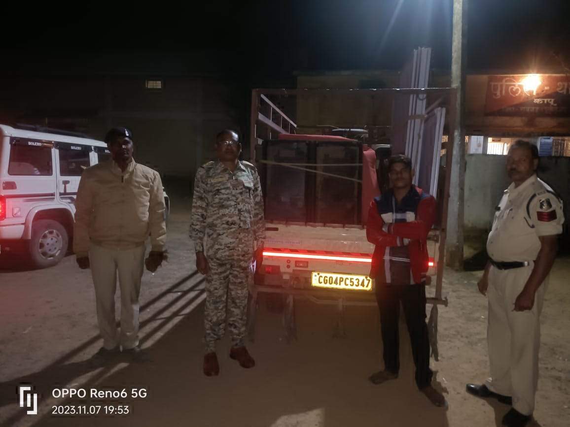 बिना अनुमति चुनाव प्रचार में लगे वाहन जब्त बिना अनुमति चुनाव प्रचार में लगे वाहन जब्त