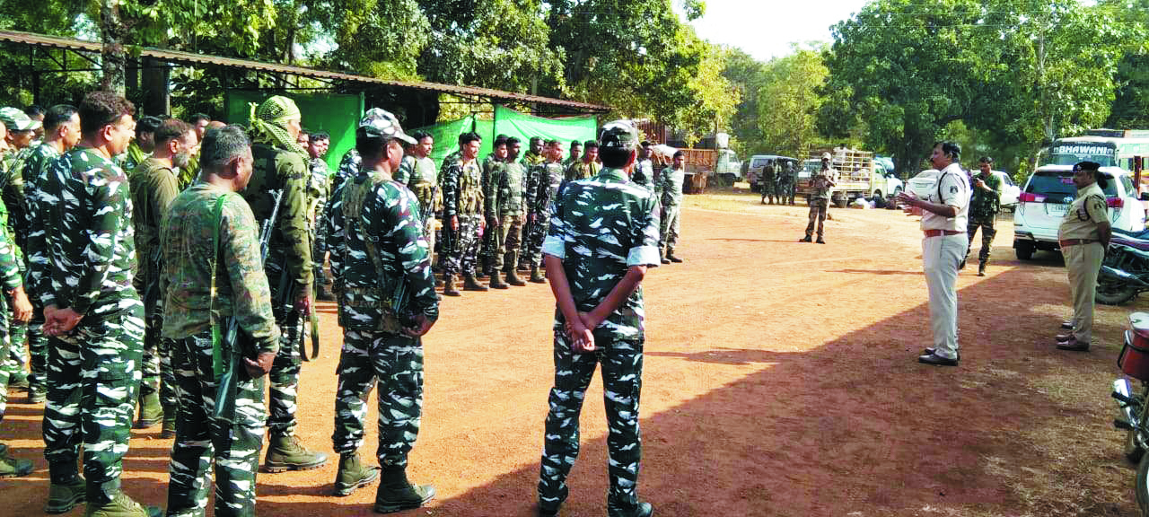 एसपी ने स्ट्रांग रूम में सुरक्षा में लगे सुरक्षा अफसर-कर्मियों को दिए निर्देश