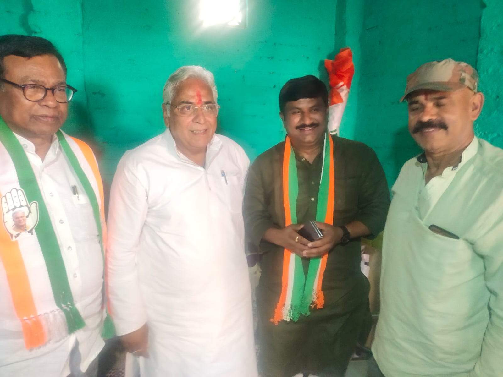 भक्तचरण दास एवं राजीव शुक्ला पहुंचे वोरा के प्रचार में दुर्ग भक्तचरण दास एवं राजीव शुक्ला पहुंचे वोरा के प्रचार में दुर्ग