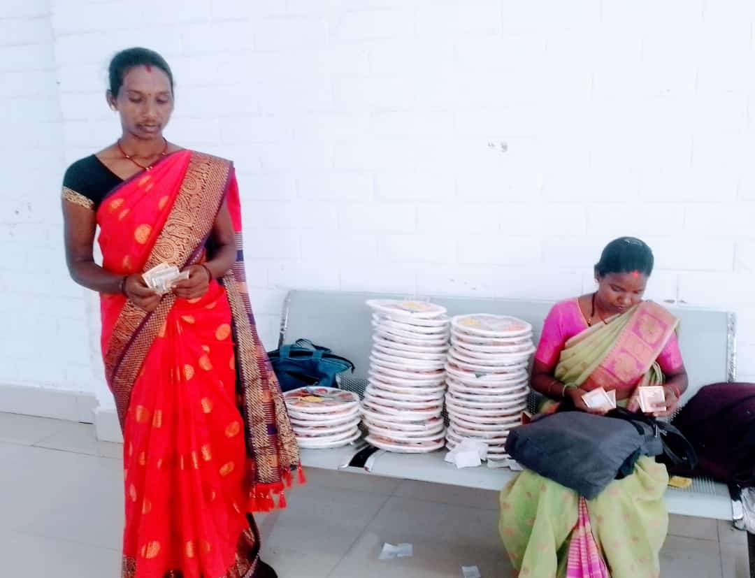 मिट्टी और गोबर के दीपकों से रोशन होगी दिवाली 