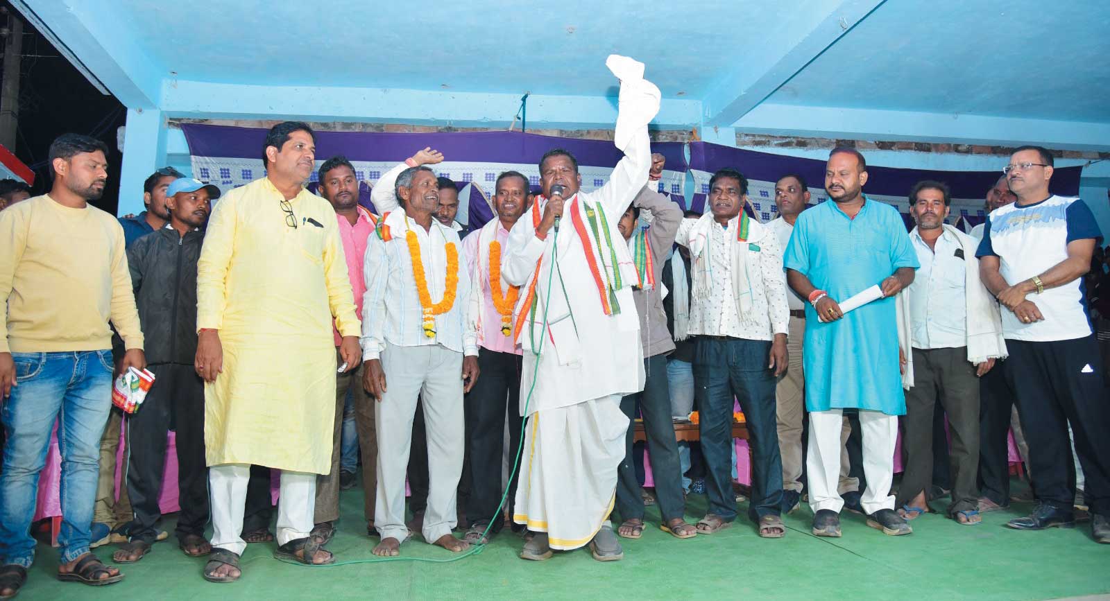 कांग्रेस प्रत्याशी के पक्ष में प्रचार करने पहुंचे कवासी लखमा