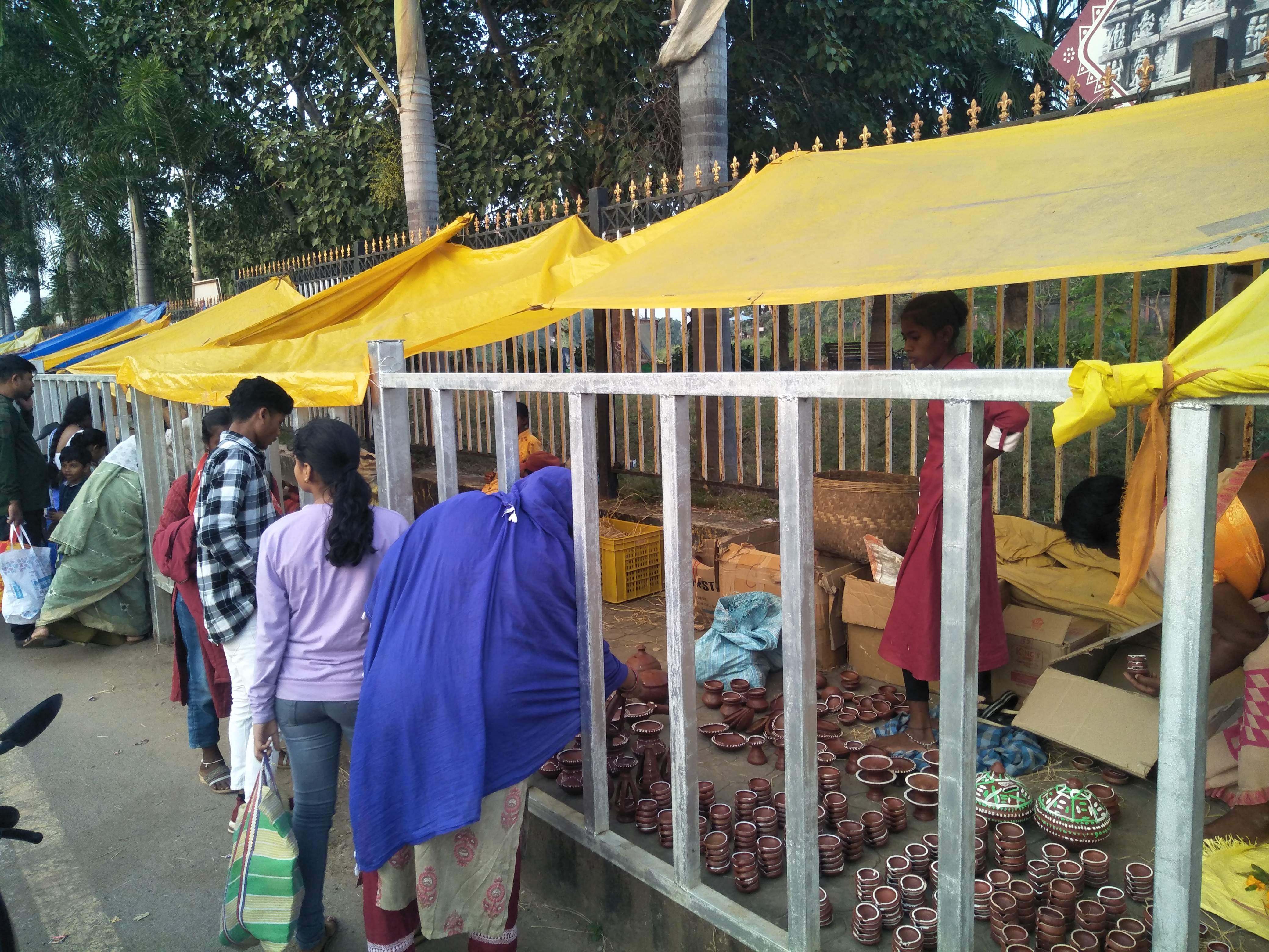 धनतेरस पर खूब बरसा धन, जमकर खरीदारी