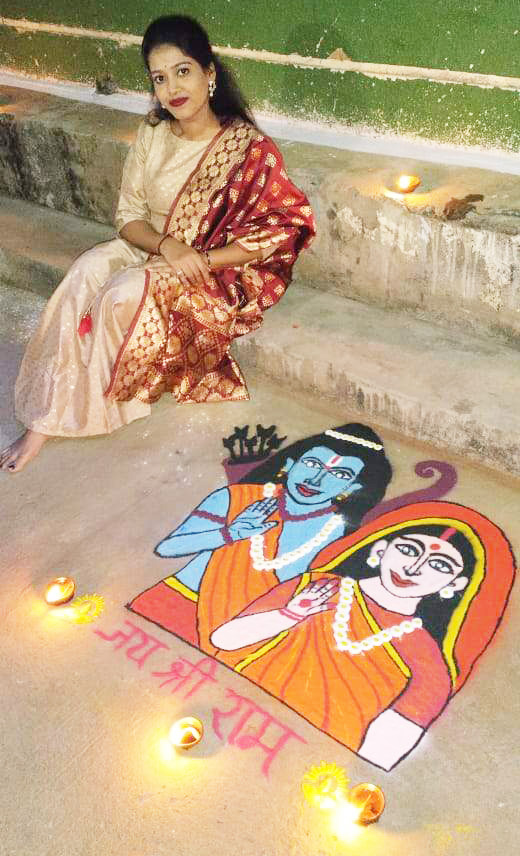 धूमधाम से मनी दीपावली, रंगोली  से सजे आंगन