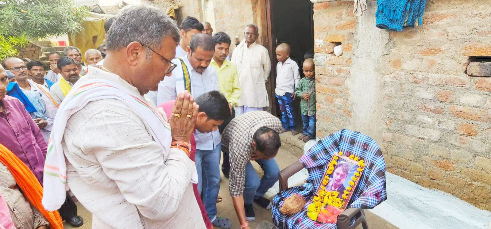 त्यौहार के दिन भी शैलेश त्रिवेदी का जनसम्पर्क जारी