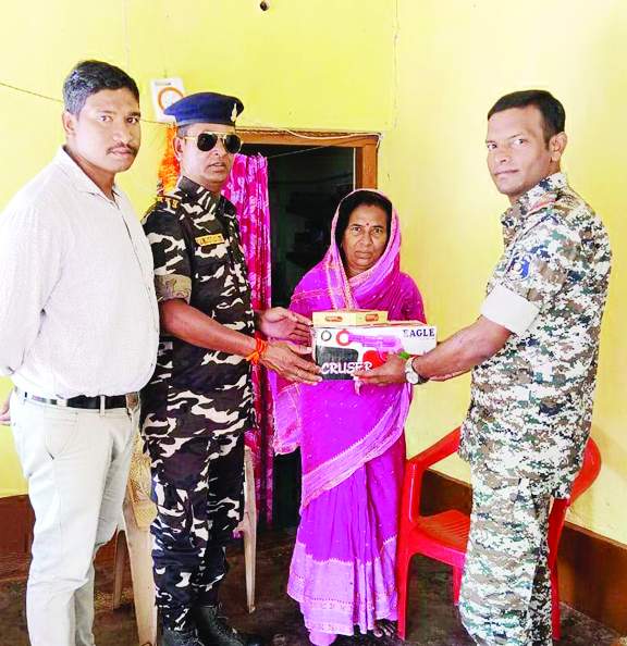 शहीदों के परिजनों का सम्मान