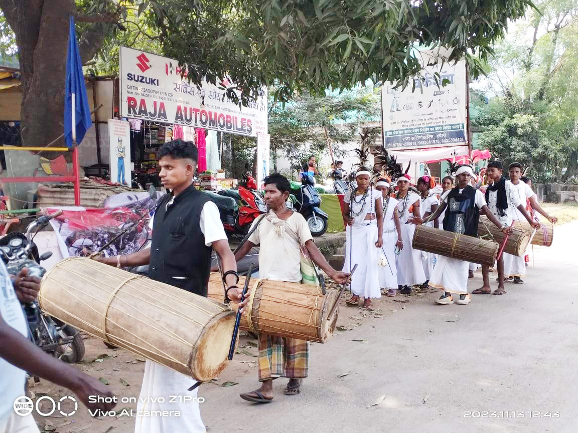 धूमधाम से मनाई दीपावली, आकर्षक झालर लाईटों से जगमगाया नगर