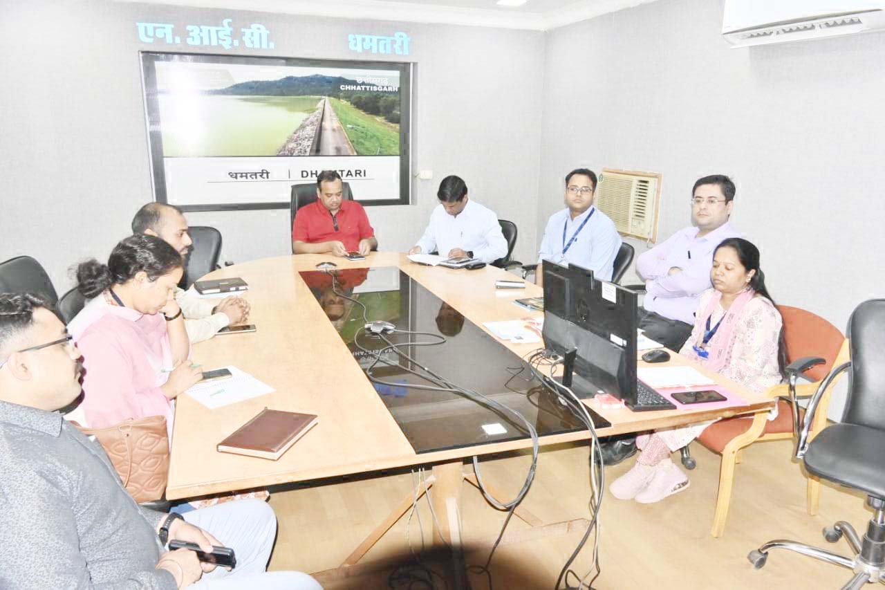 मतदान दलों का अंतिम रेंडमाइजेशन प्रक्रिया पूर्ण