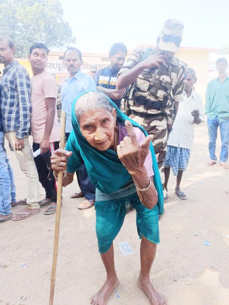 91 बरस की दरशमति साहू ने डाला वोट