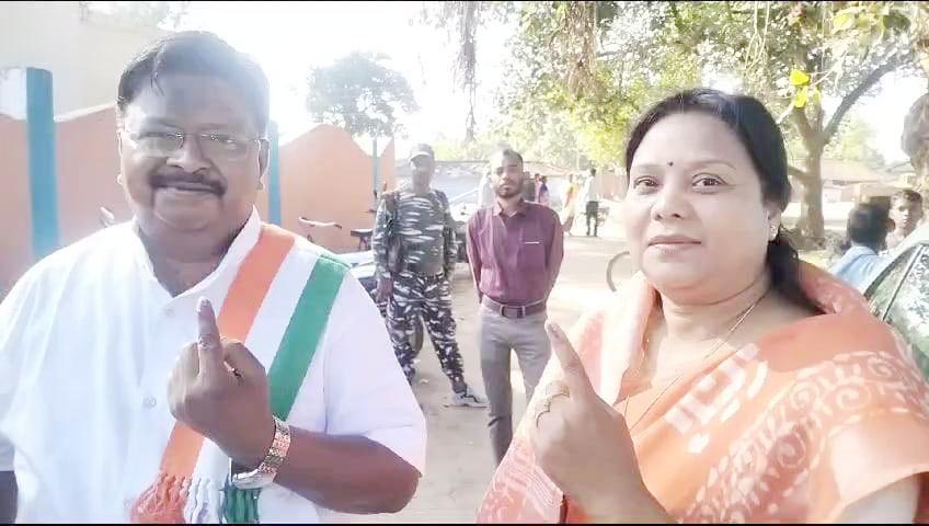 कांग्रेस प्रत्याशी मिंज ने किया मतदान