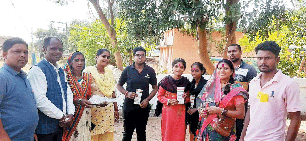 मुनईकेरा-कौहाबाहरा में नए मतदाताओं का स्वागत