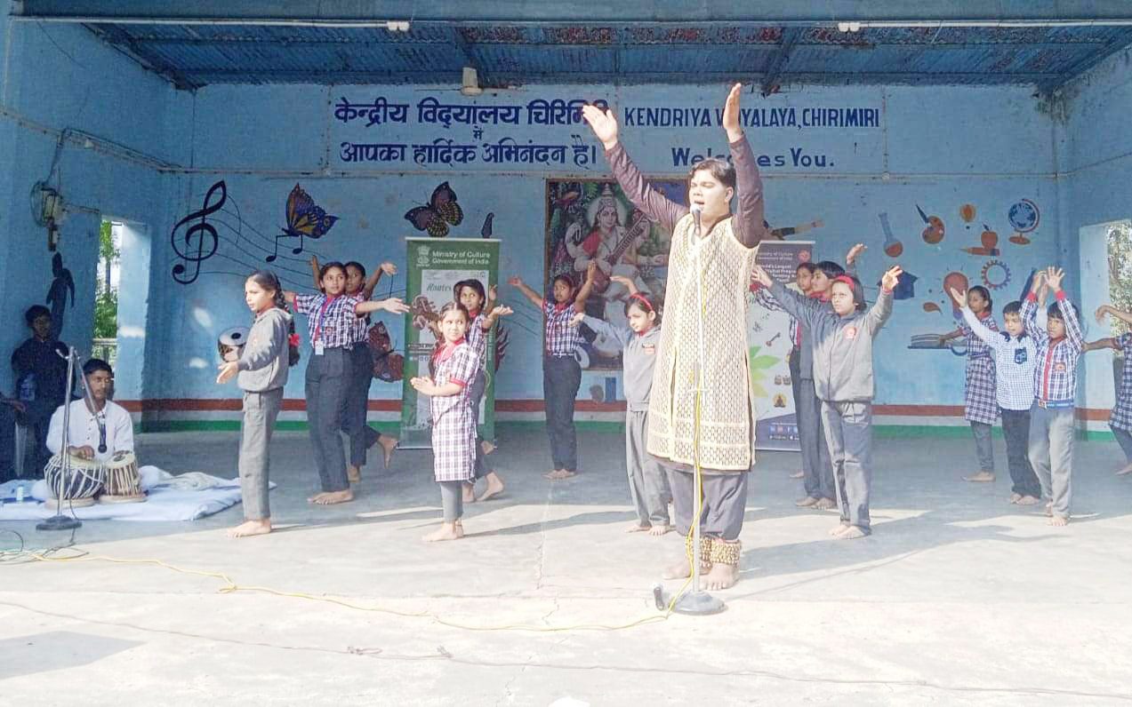 हमें अपने परंपरागत संगीत, कला और   साहित्य को जानना होगा-सिन्हा