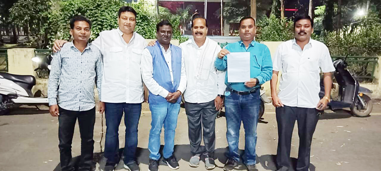 चुनाव संपन्न होते ही फिर उठी सडक़ डामरीकरण की मांग चुनाव संपन्न होते ही फिर उठी सडक़ डामरीकरण की मांग